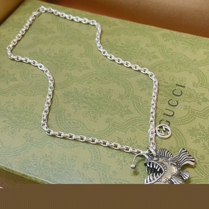 G*u*i necklaces